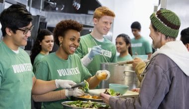 volunteers-in-Thailand