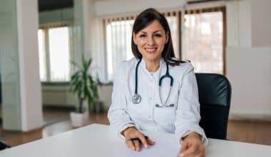 how to become a doctor in canada