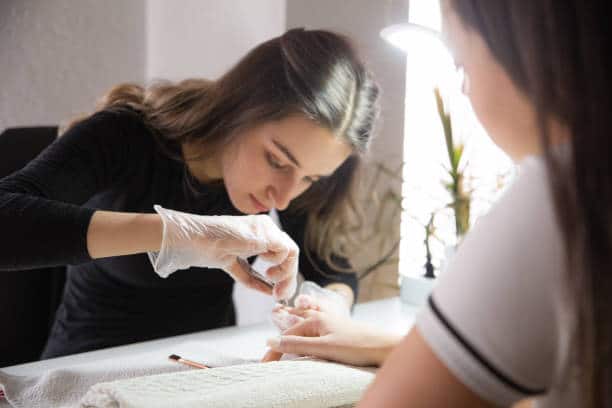 nail tech schools in Flint