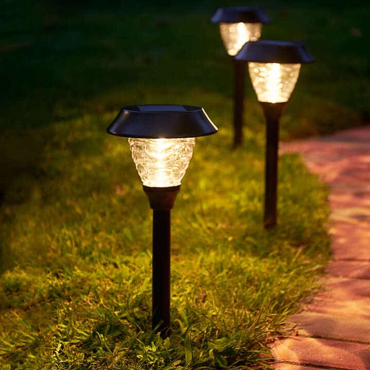 Solar yard light