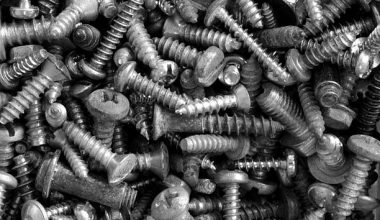 What are pan head machine screws?